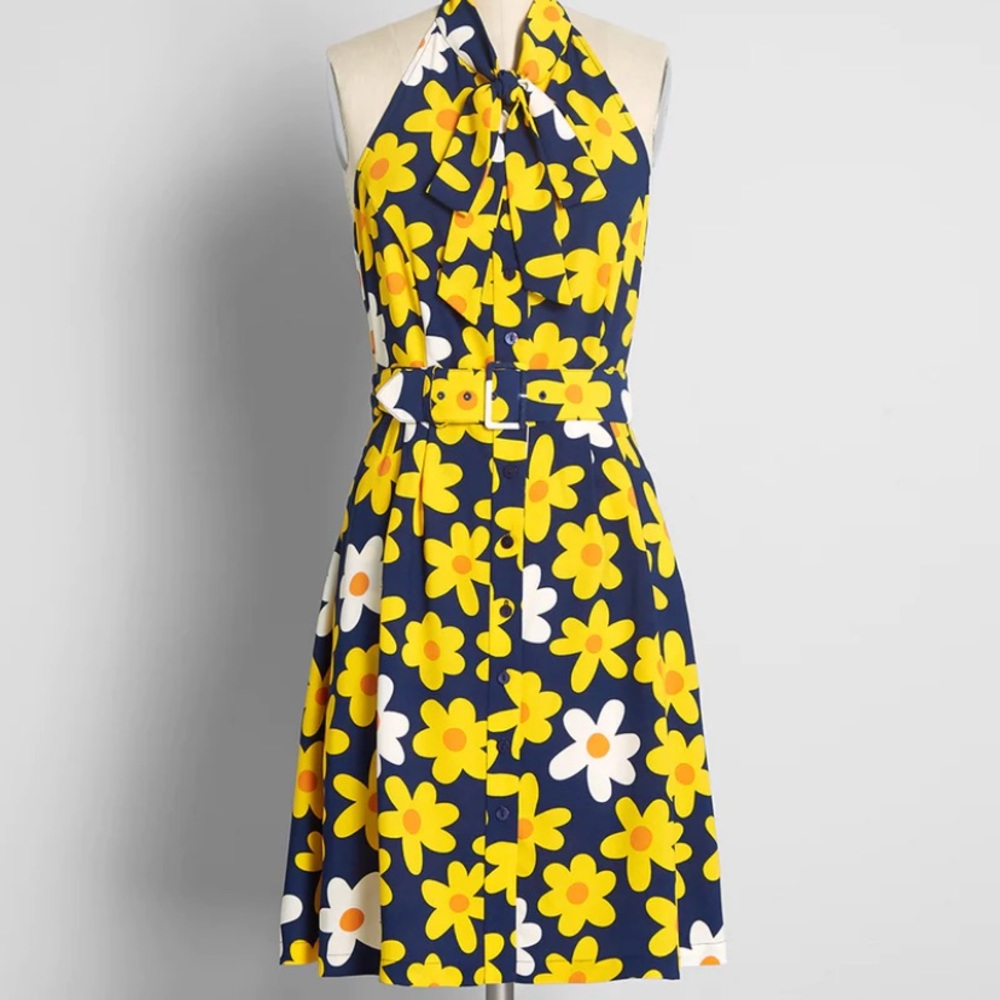 ModCloth Daisy’s Sonnet Dress 💛💙